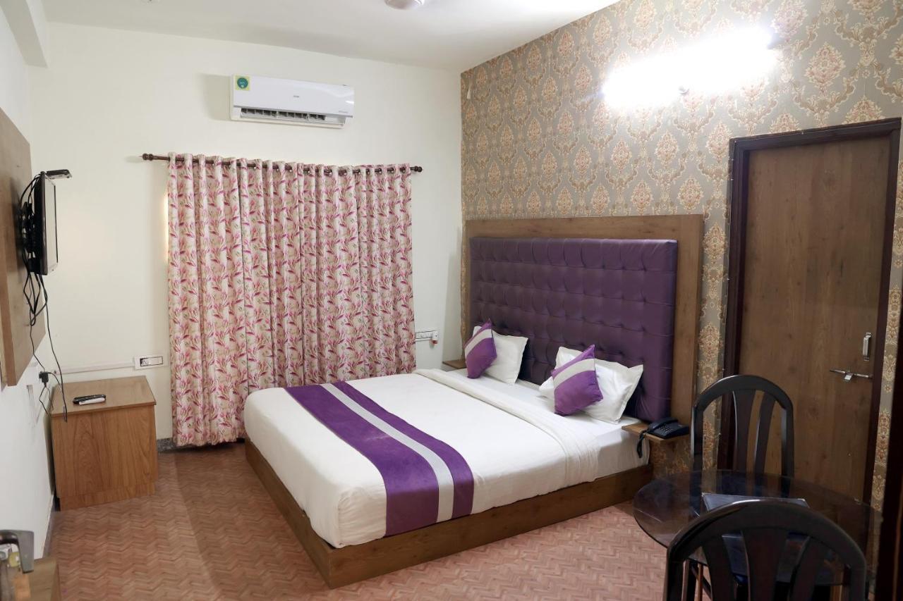 Hotel Tree Of Heaven Udaipur Exterior foto